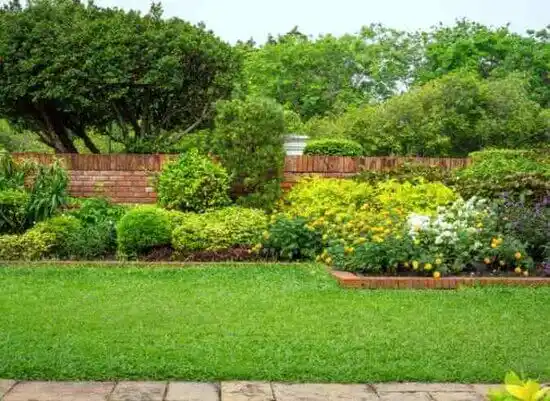 landscaping services Raytown